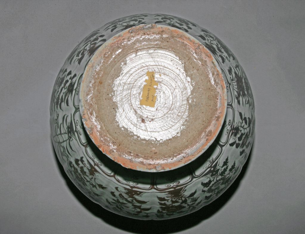 图片[2]-Underglaze red pomegranate statue with four seasons flower pattern-China Archive